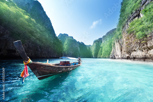 Canvas Print boat and beautiful sea, Phi Phi island, Thailand