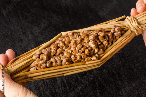 わら入り有機栽培大豆の納豆　(natto)