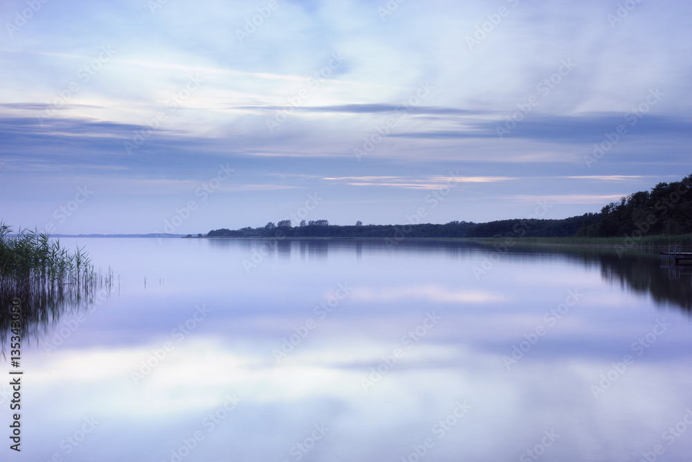 Fototapeta premium Sonnenuntergang am Steg, Selenter See