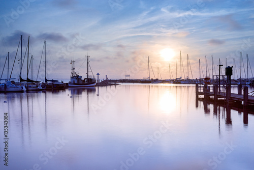 Sonnenuntergang im Fischereihafen, Insel Poel