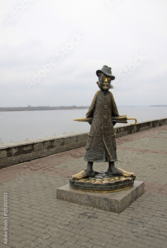 Canvas Print TOMSK, RUSSIA - OCTOBER 09, 2016: Statue to russian writer Anton Chekhov