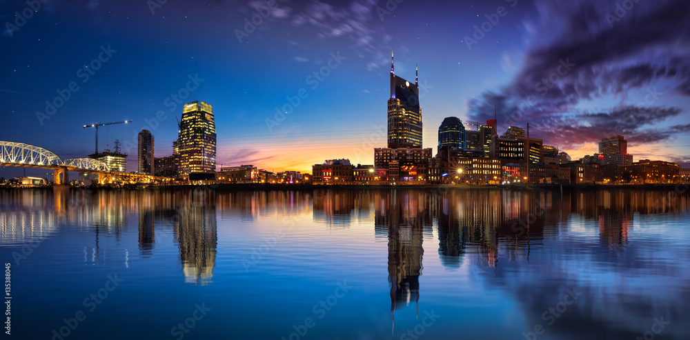 Obraz premium Nashville skyline blue hour