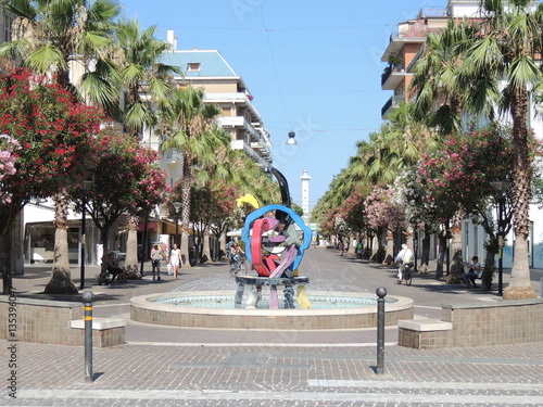 San Benedetto del Tronto - panorama del faro dal viale principale photo