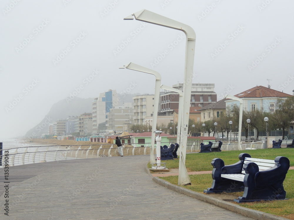 Naklejka premium Pesaro - lungomare di levante