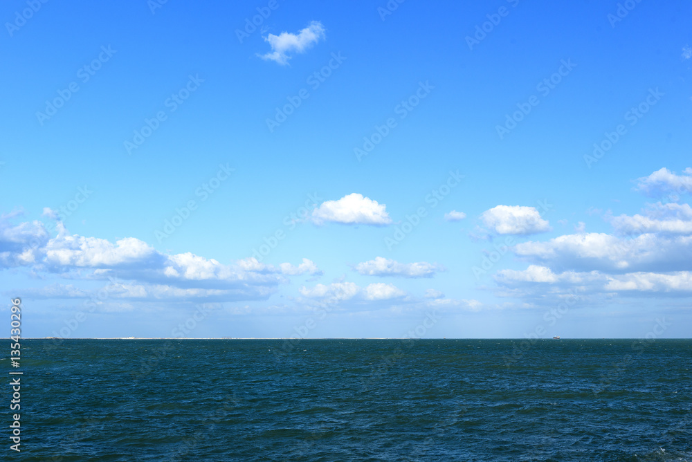 Fototapeta premium Beautiful cloudy day in Sharjah, United Arab Emirates