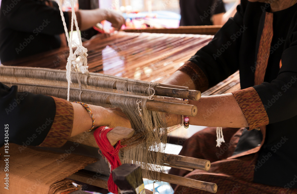 demonstration process of weaving.