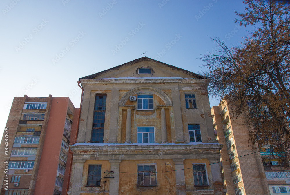 Fototapeta premium Old house in the city