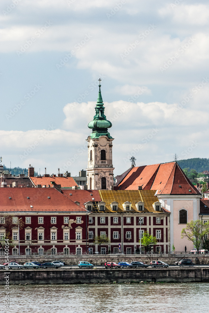 Obraz premium City of Budapest, Hungary on the Buda side overlooking the the famous and iconic blue Danube, a spectacular tourist destination