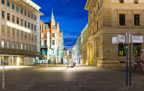 Blick in die Innenstadt von Leipzig, in die Petersstraße vom Wilhelm-Leuschner-Platz aus gesehen.