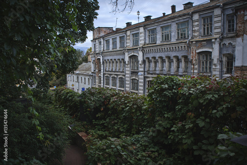 Вид из Морозовского сада на Хохловский переулок. Москва.
