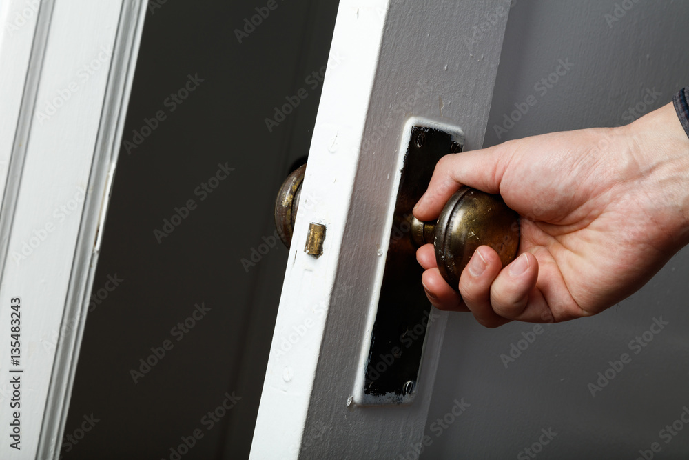 Naklejka premium open a old door