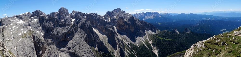 Südtiroler Berglandschaft / Panorama Aussicht auf Rosengarten