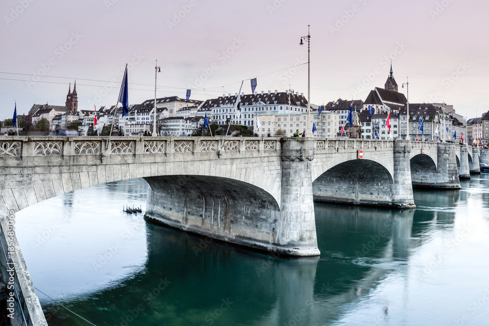 mittlere Rheinbrücke und Basler Altstadt, Schweiz