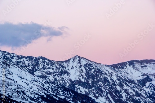 вид на горный склон, вечернее небо, зимний пейзаж, горы Северного Кавказа