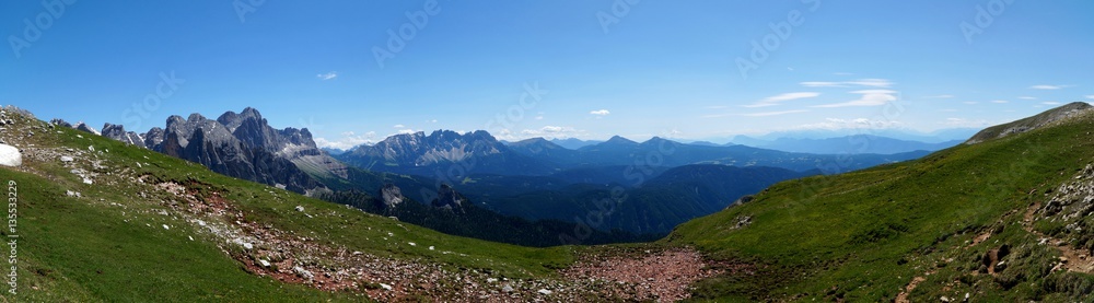 Aussicht von Schlernhochfläche Richtung Rosengarten