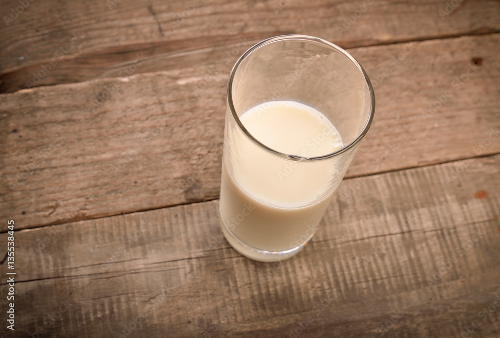Frische Milch im Glas Frische Milch im Glas