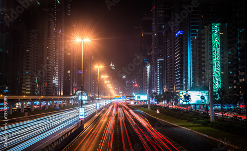 Canvas Print Dubai traffic at night - long exposure
