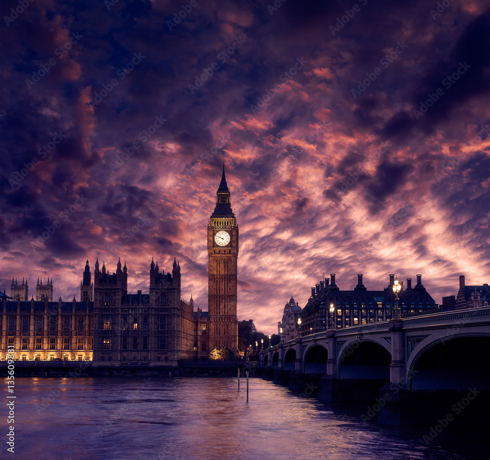 Fototapeta premium Big Ben Clock Tower London at Thames River