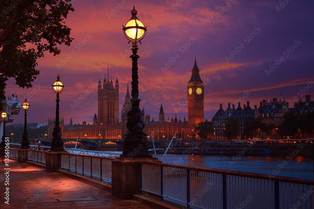 Obraz premium Londyn zachód słońca skyline Bigben i Thames