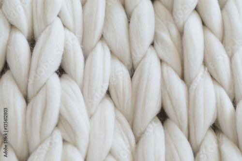 Super chunky yarn, white plaid