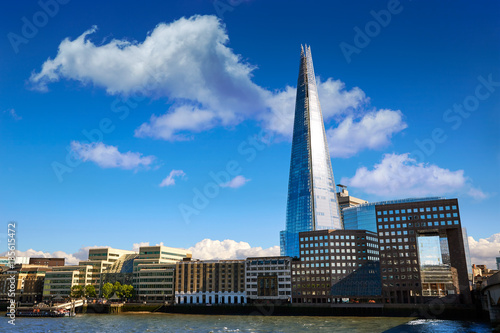 Tableau sur toile London skyline Shard on Thames river