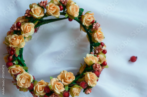 Floral round crown with pink rose