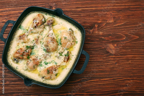 Foto Roasted chicken with creamy sauce