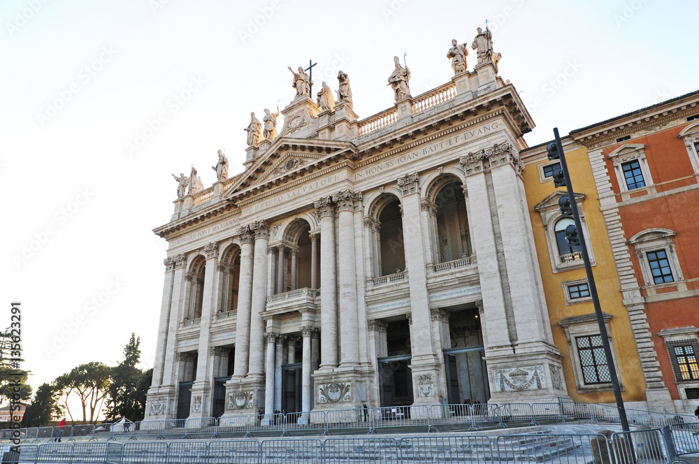 Roma, piazza  e basilica di San Giovanni in Laterano