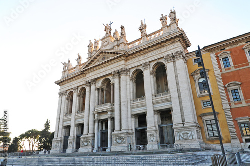 Roma  piazza  e basilica di San Giovanni in Laterano