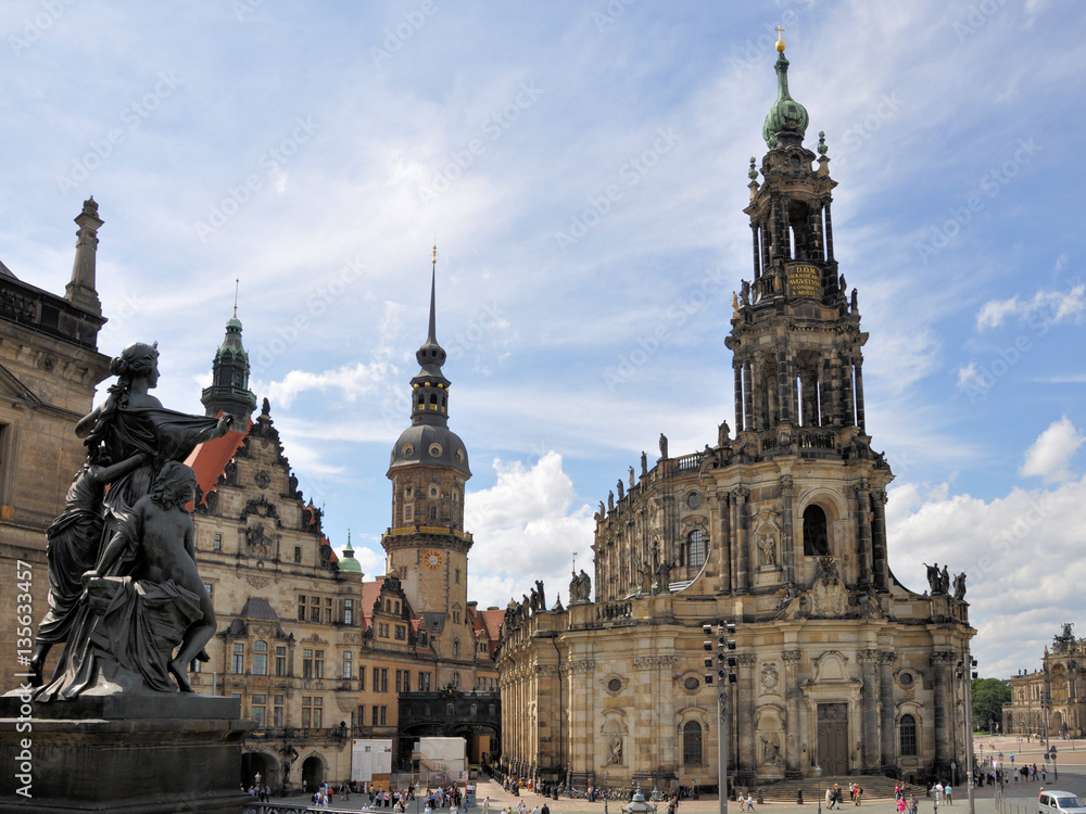 Dresden (Deutschland, Sachsen) – Blick auf die Altstadt mit Kathedrale