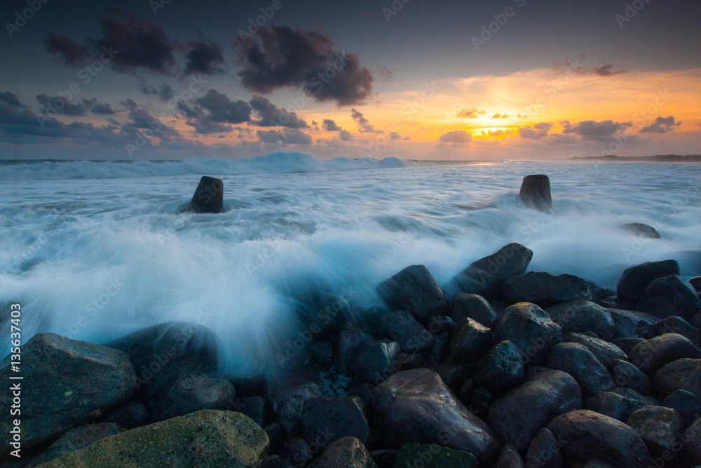 Obraz premium Sunset in Glagah Beach