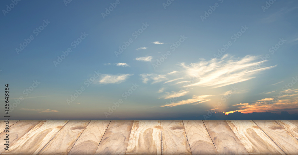 Fototapeta premium Sky and wooden flooring