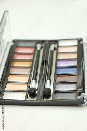 Eye shadow palette