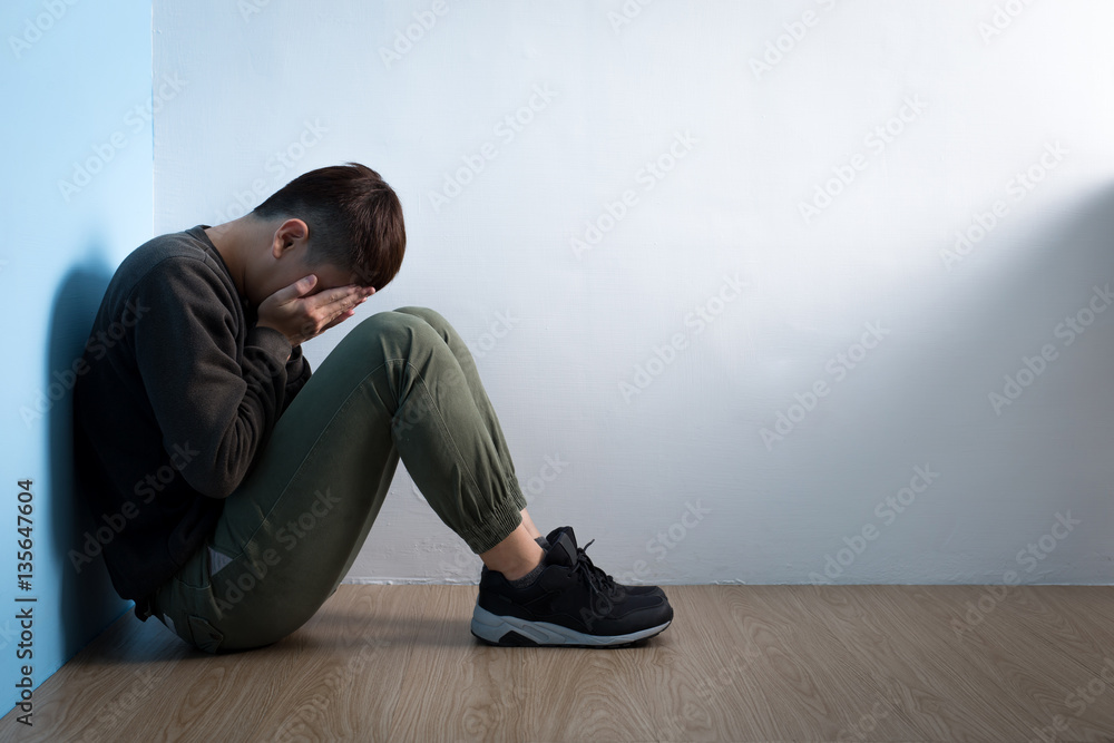 © ryanking999 - depression man sit on floor © ryanking999 - depression man sit on floor