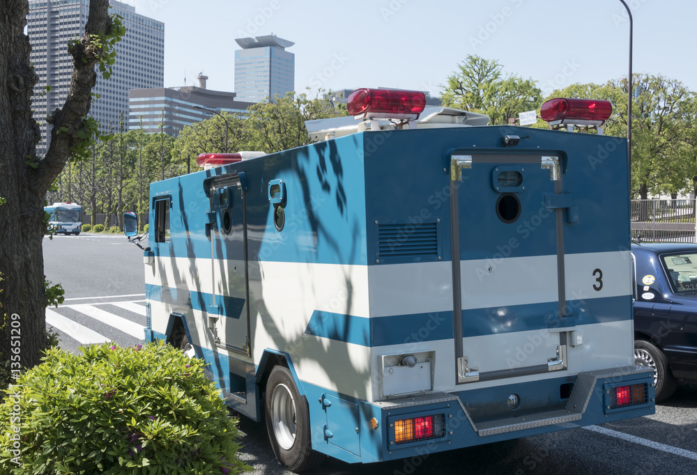 車両 警察 特殊車両 機動隊 防弾 装甲車 警察車両 特型警備車 Stock Photo Adobe Stock