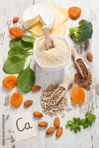 Fotografie Products and ingredients containing calcium and dietary fiber, healthy nutrition