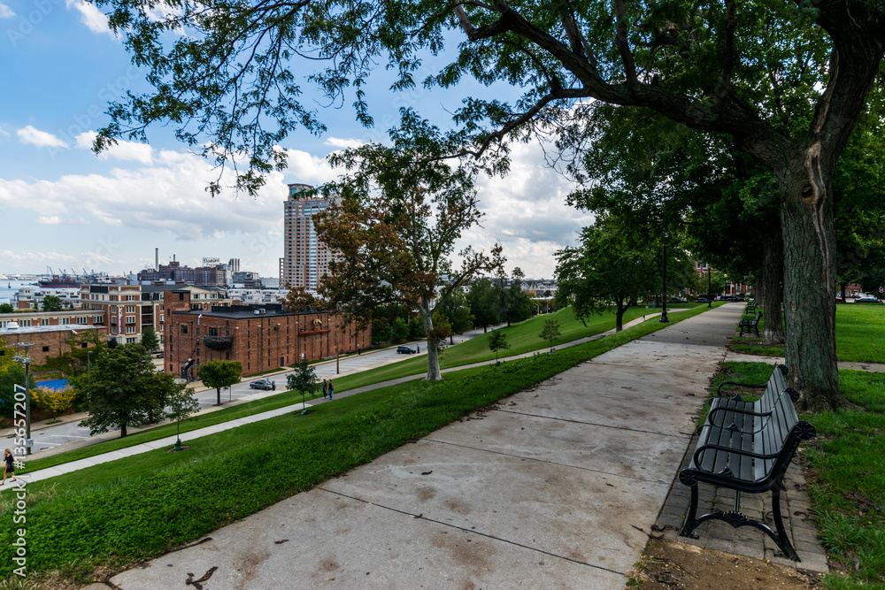 Fototapeta premium Federal Hill Park overlooking Batimore City, Maryland