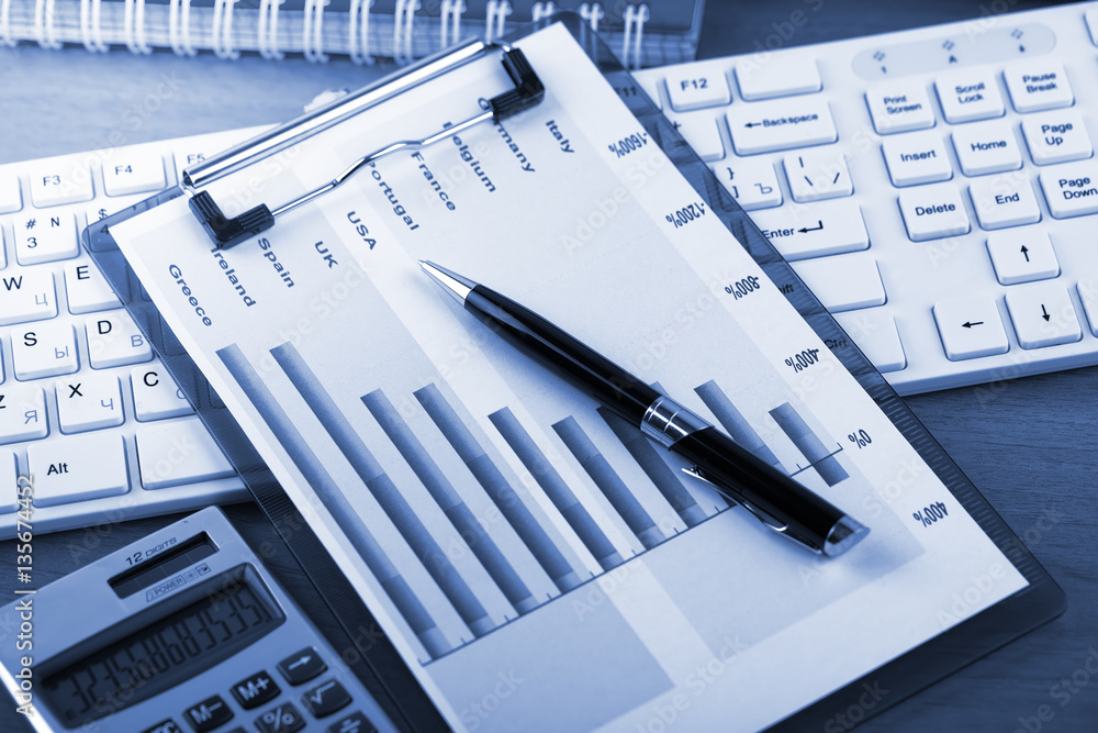 Obraz premium Business Objects in the office on the table