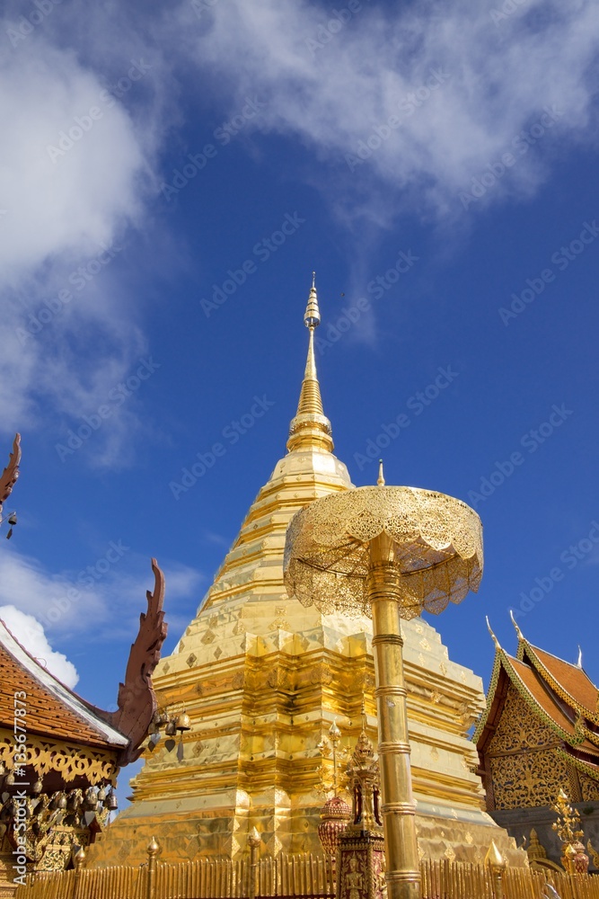 Naklejka premium Wat Pha That Doi Suthep in Chiengmai, Thailand