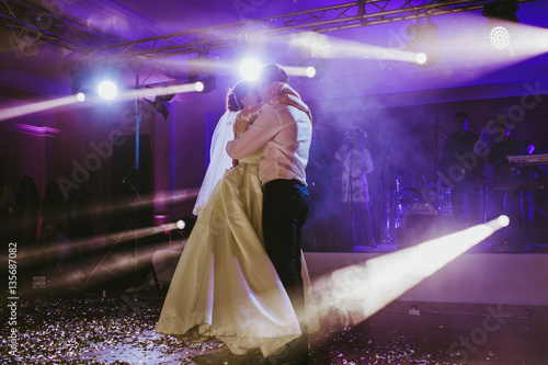 The brides dancing on the dancefloor