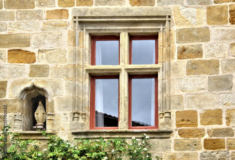 Ein Fenster in Vic le Comte
