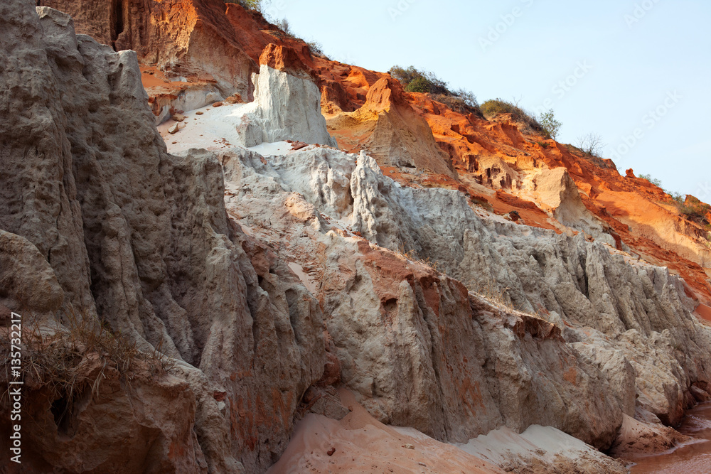 Fototapeta premium Красные и белые пески на ручье фей. Вьетнам.