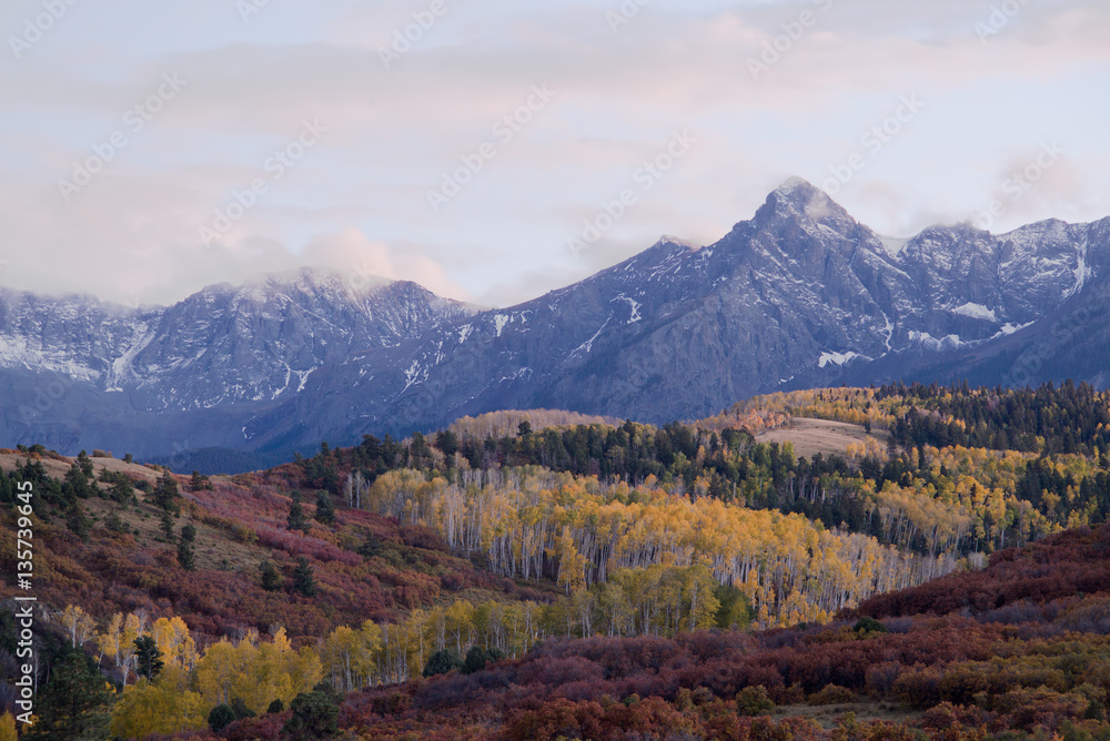 Obraz premium autumn colorado mountain
