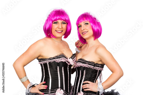Hausmädchen mit Pinken Haaren