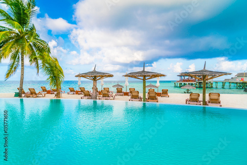 Fototapeta Naklejka Na Ścianę i Meble -  Swimming pool bar in tropical Maldives island .