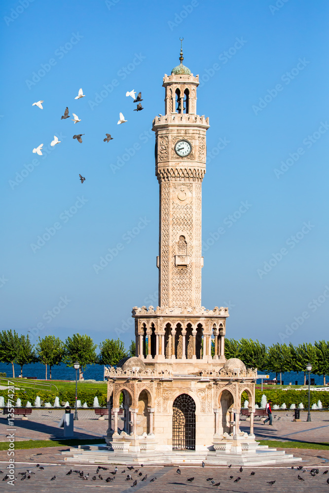 Obraz premium Clock Tower is the symbol of Izmir