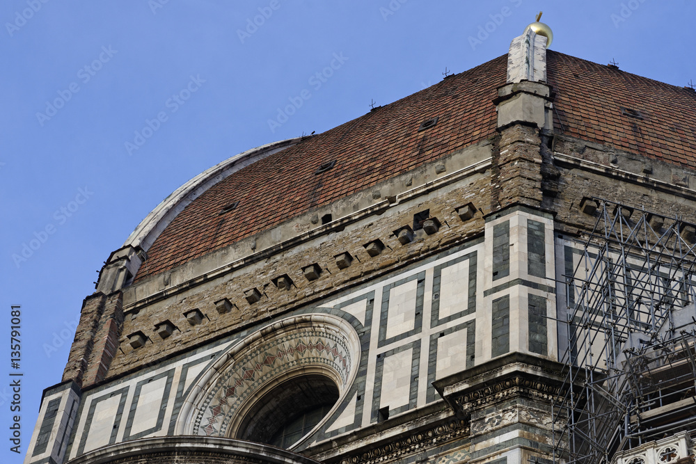 Details of the exterior of the Cattedrale di Santa Maria del Fio