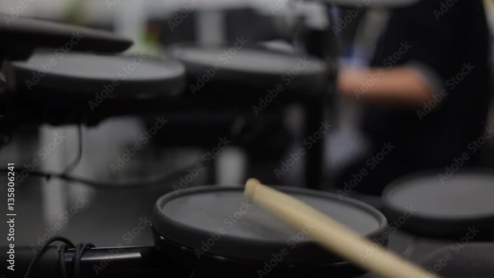 Play electronic drum close-up Play electronic drum close-up