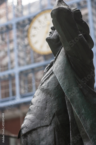 John Betjeman statue in St Pancras. photo