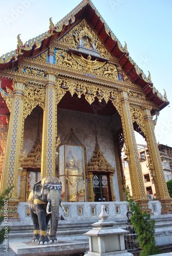 Beautiful Temple in Bangkok Thailand Wat Samien Nari  photo